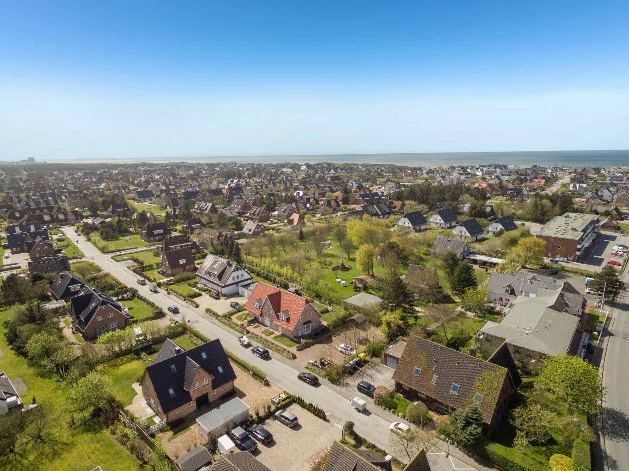 Normannenweg, App. 4d Apartment *